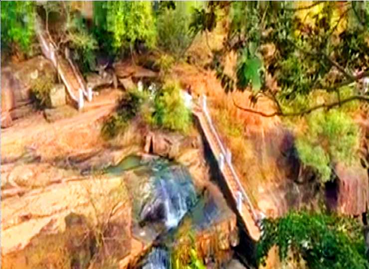 Rani dah waterfall Jashpur Nagar Tourist Places