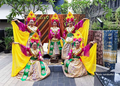 memperingati hari batik nasional di cibis park cibis batik festival pesona batik nusantara nurul sufitri blogger travel culinary lifestyle review pameran event