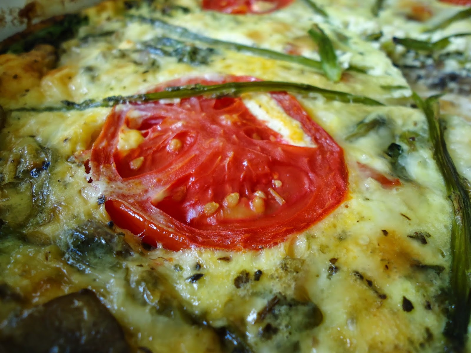 Foodie & Fabulous: Crustless Asparagus, Mushroom, & Tomato Quiche