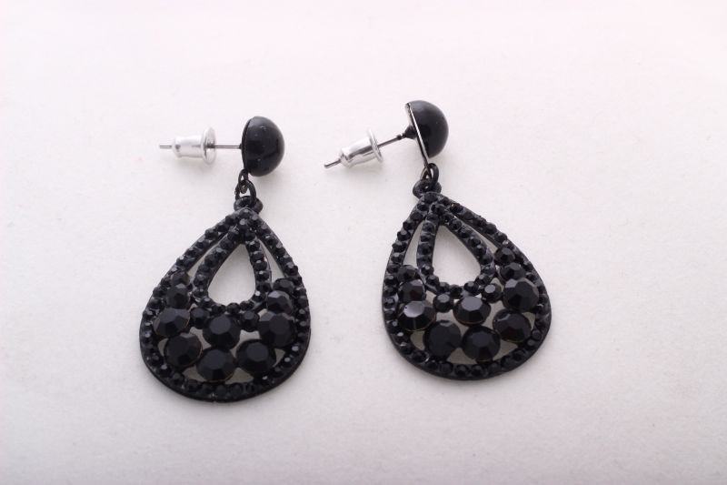 Toptan Takı ve Toptan bijuteri Siyah kaplama KÜPE