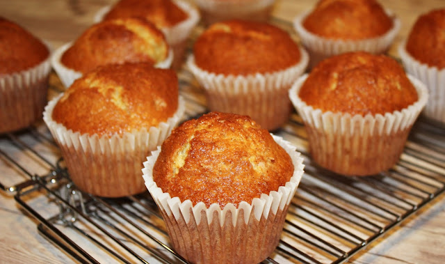 MAGDALENAS DE ARAGÓN RECETA ADAPTADA AL LIBRO COCINAR ES FACIL DE MONTSERRAT SEGUÍ