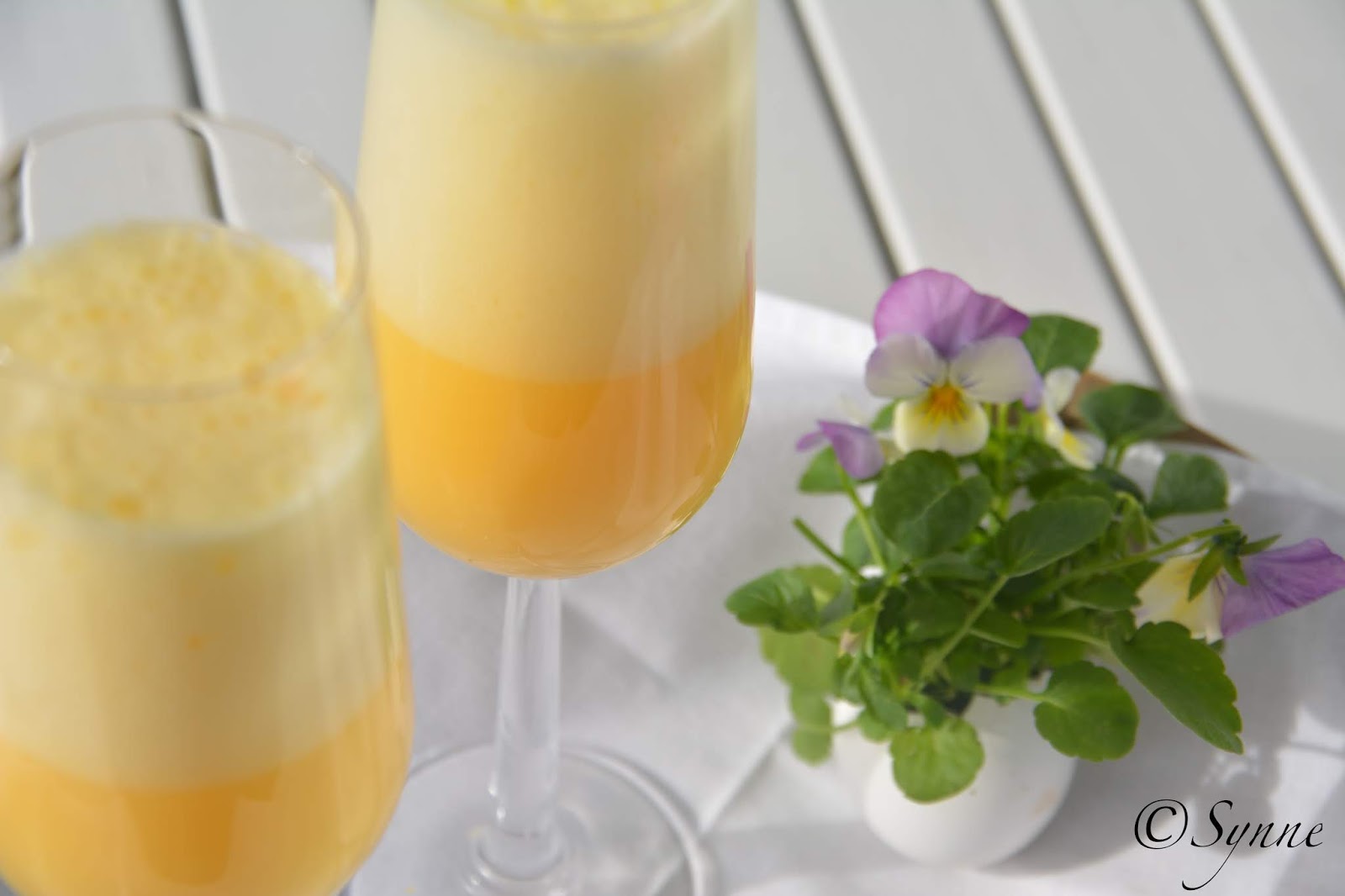 ganske enkelt Snowball med musserende vin