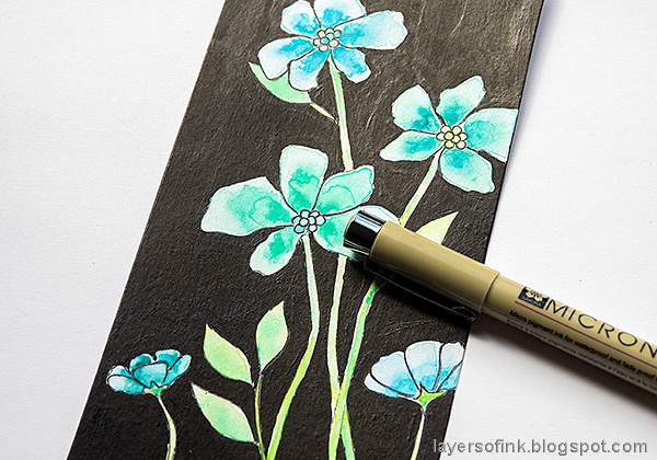 Layers of ink - Watercolor floral on black background tutorial by Anna-Karin Evaldsson.