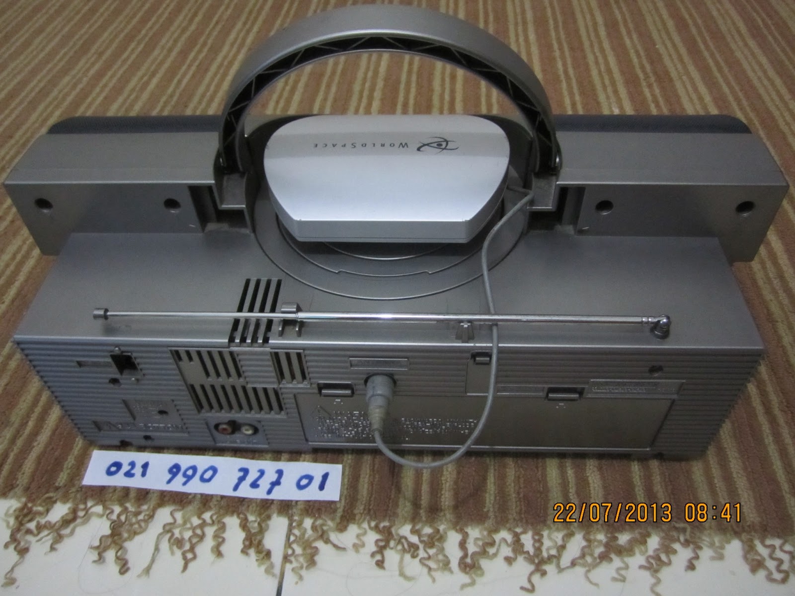 E L E C T R O N S: Digital Radio Worldspace satelite JVC FR-DS 100