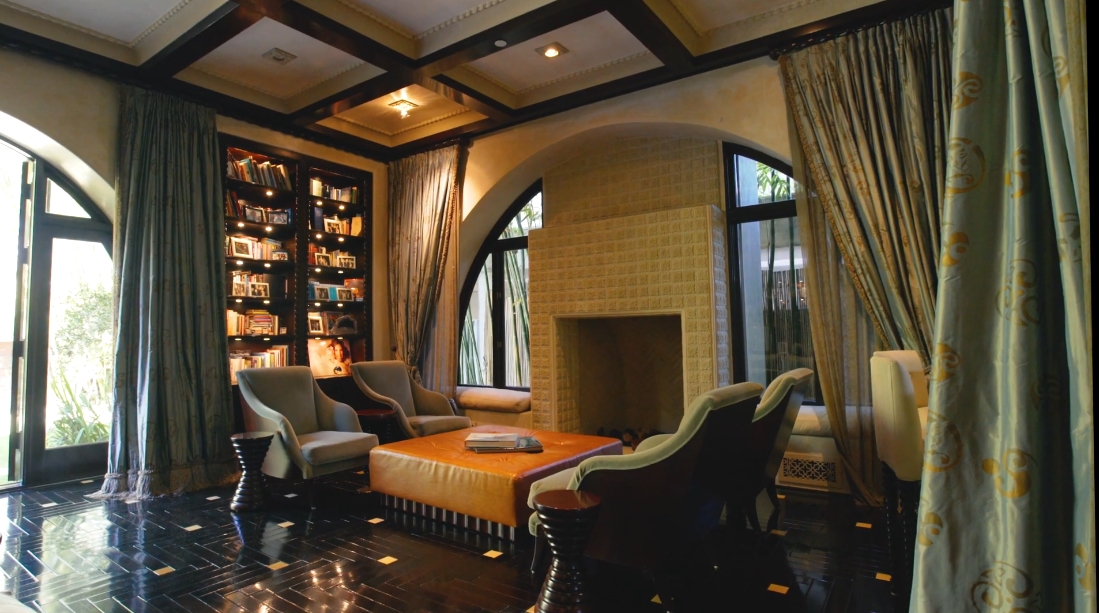 29 Interior Design Photos vs. Tour 715 N Alpine Dr, Beverly Hills, CA