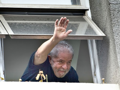 'Não devo e não temo', afirma Lula, que critica 'show midiático'