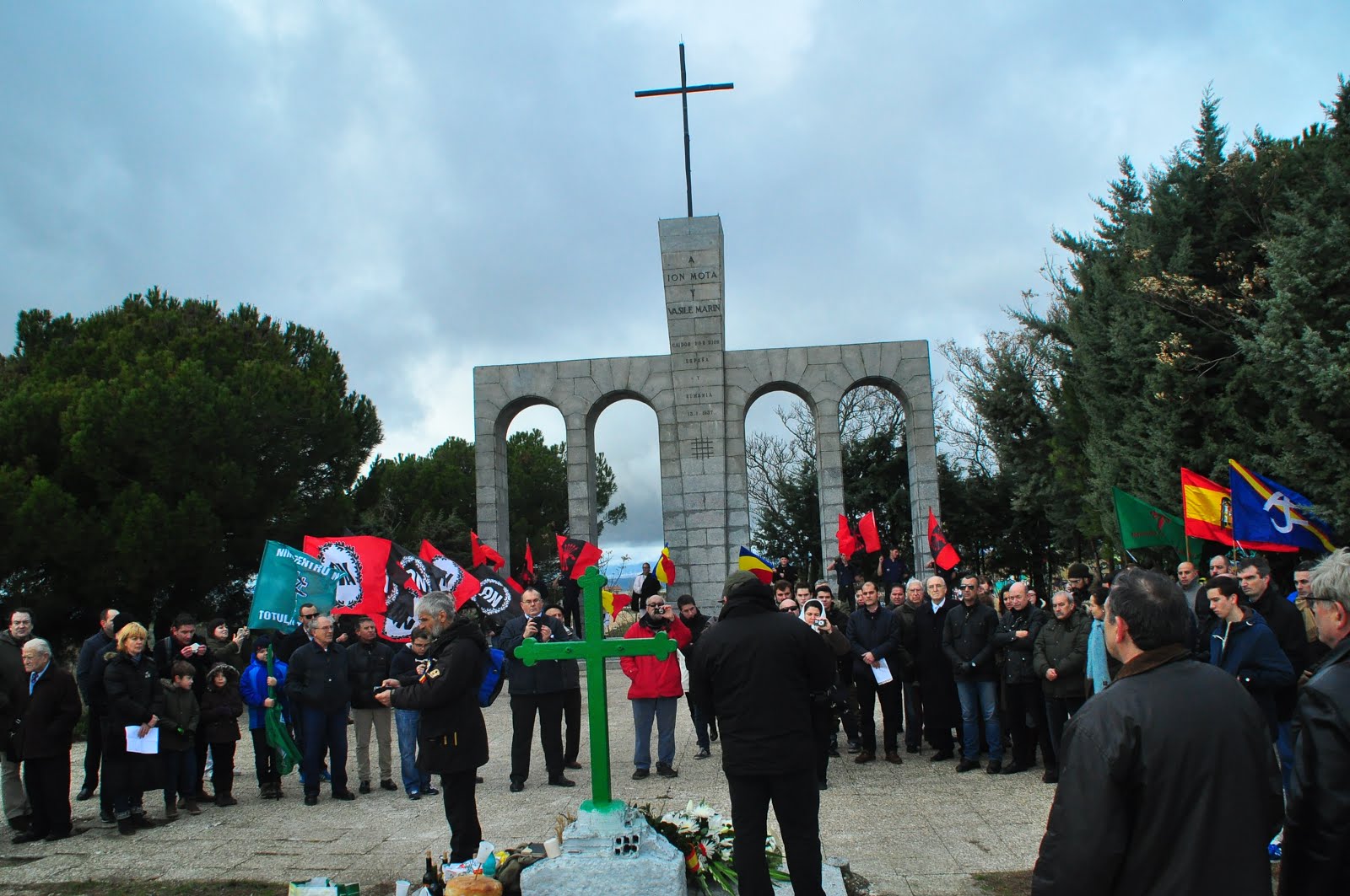 MAJADAHONDA: MONUMENTUL MOTA - MARIN