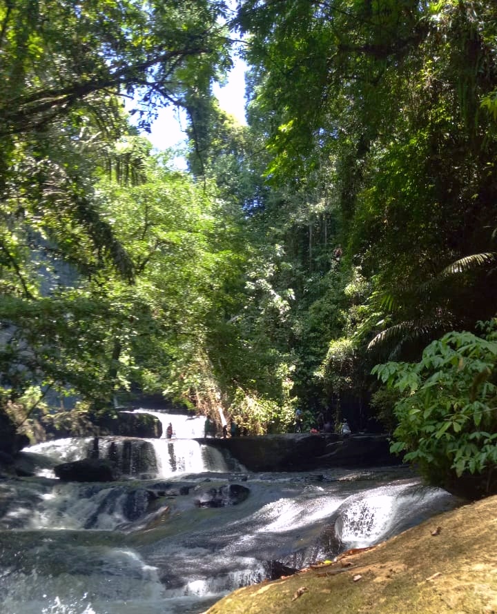Sejuknya Air Terjun Silangit-langit, Pesona Tersembunyi di Sultan