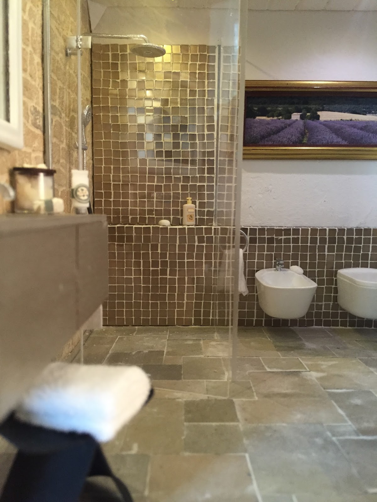 modern dollhouse bathroom