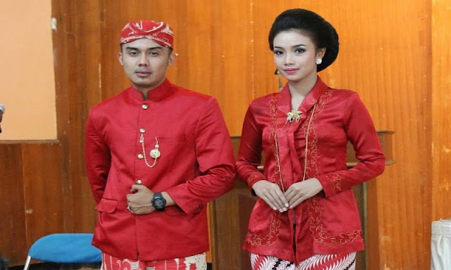 Pakaian Adat Provinsi Jawa Barat – Pakaian Adat Tradisional Kebaya Pakaian Adat Provinsi Jawa Barat – Pakaian Adat Tradisional Kebaya