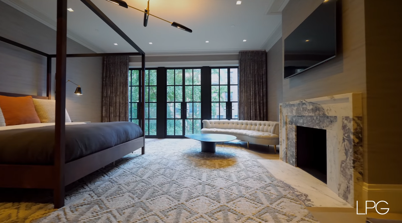 37 Photos vs. INSIDE the Top 3 BEST Manhattan, New York Townhouses | $20+ MILLION - Luxury Home & Interior Design Tour 37 Photos vs. INSIDE the Top 3 BEST Manhattan, New York Townhouses | $20+ MILLION - Luxury Home & Interior Design Tour