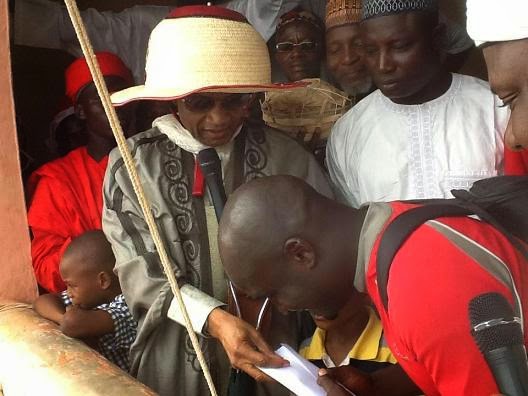 man treks lagos abuja