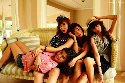 Danna, Tin, Kat and Paul. I love these girls!