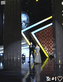 청룡영화제 오늘자 더 귀여워진 박보영.gif | 인스티즈