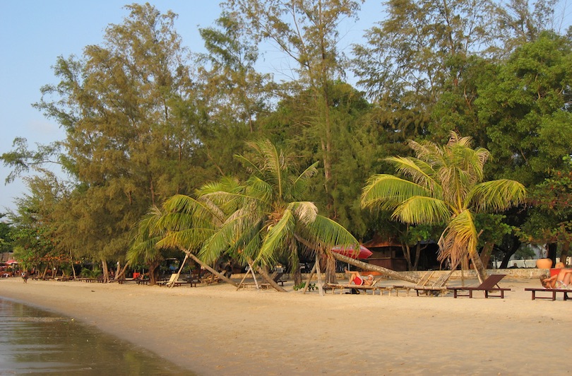 Objek wisata pantai yang terkenal ke mancanegara di kamboja adalah