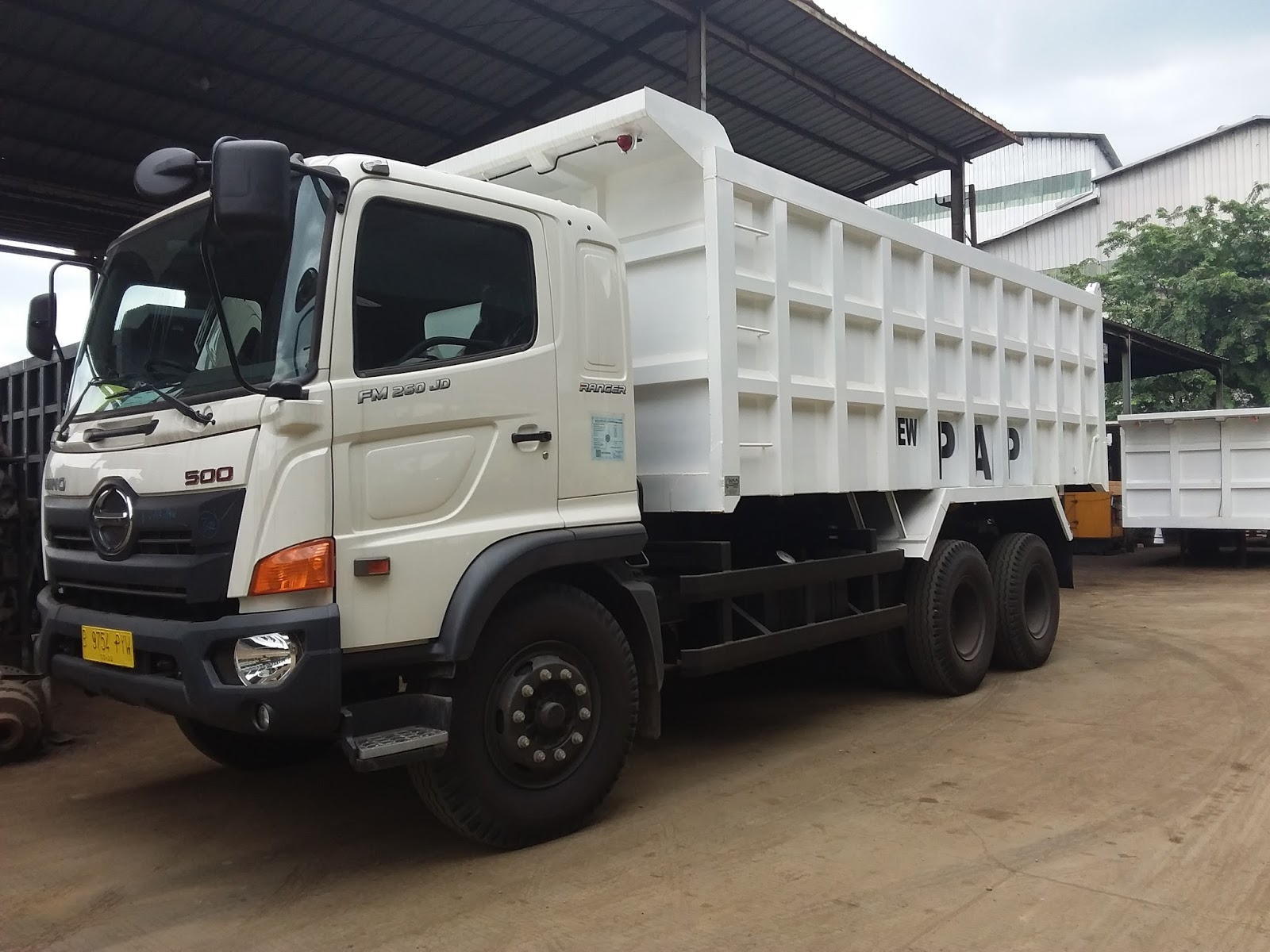 Hino Indonesia: Harga Truk Hino Indonesia