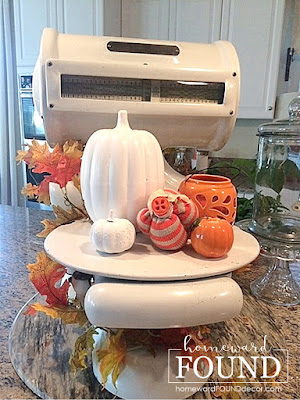 fall ,farmhouse style, color, colorful home, pumpkins, decorating, DIY, diy decorating, tablescapes, Halloween, trash to treasure, centerpiece, orange and white decor, gradient color, fall home decor, autumn decorating, Halloween decorating, painted pumpkins, no carve pumpkin decorating