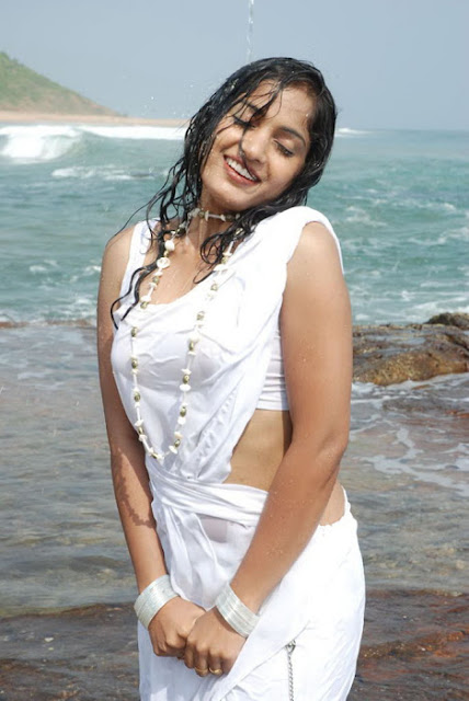 Madhavi Latha Navel Show Photos in White Saree