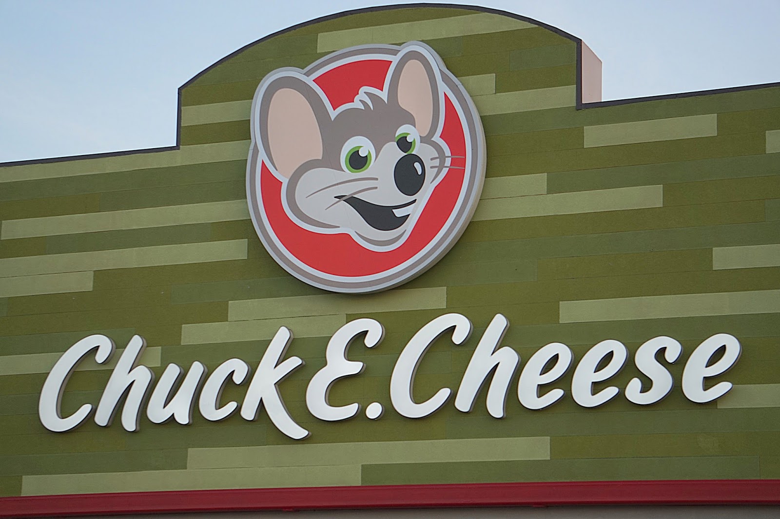 Chuck E Cheese S New Design Updates The Dias Family