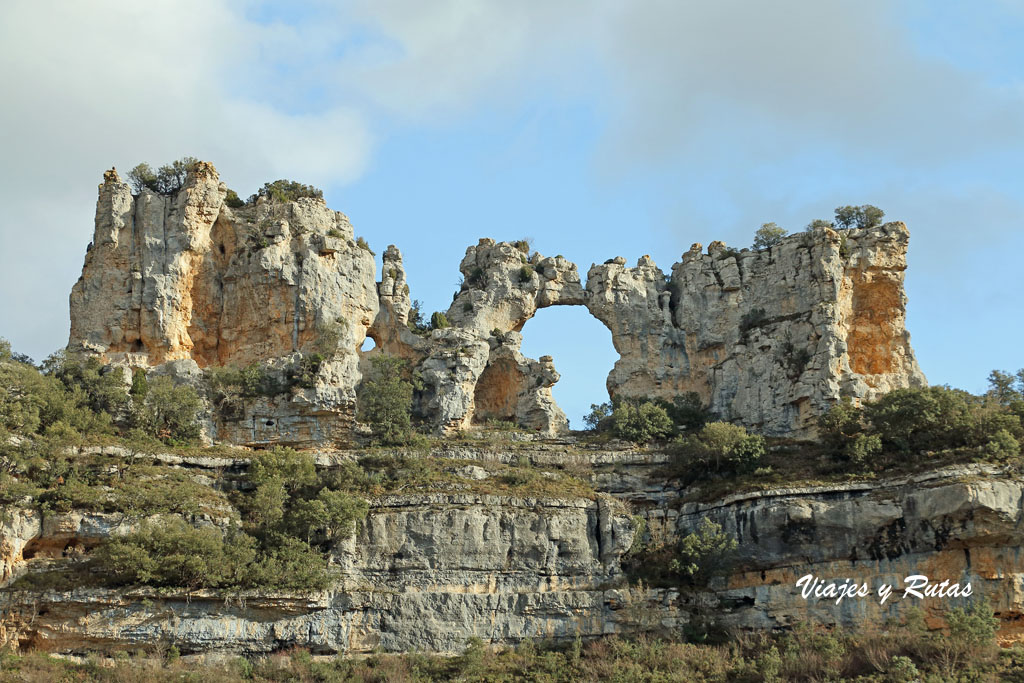 Beso de los Camello de Orbaneja del Castillo