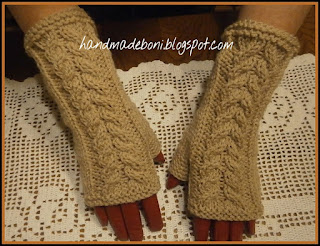 http://handmadeboni.blogspot.com/2016/12/mitenki-na-drutach-i-szydeku-zrob-razem.html