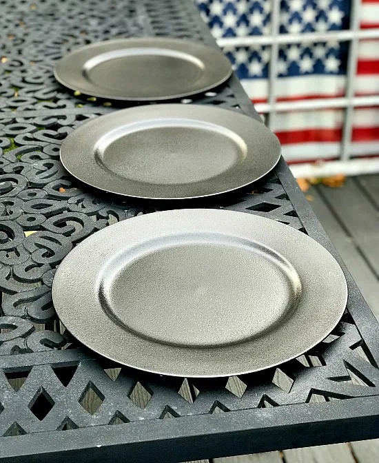 Black Charger Plates on a picnic table