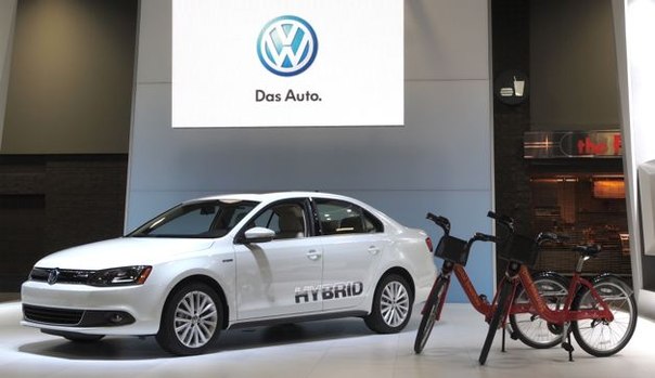 Немецкий автоконцерн Volkswagen поддержал экологичный транспорт и ...
