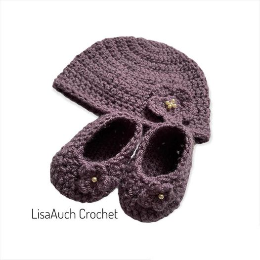 crochet baby hat and booties crochet pattern FREE