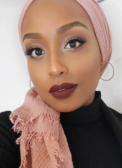 لون البني المحمر لون البني المحمر