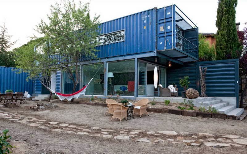 14.) This collection of containers is just epic. - All You Need is Around $2000 to Begin Building One of These Epic Homes – Made From Recycled Shipping Containers!