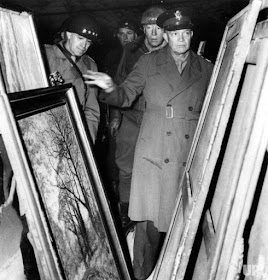 Generals Eisenhower, Bradley, and Patton look at stolen art worldwartwo.filminspector.com