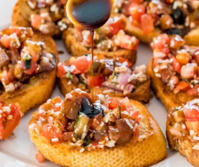 Bruschetta With Tomato And Basil Bruschetta With Tomato And Basil
