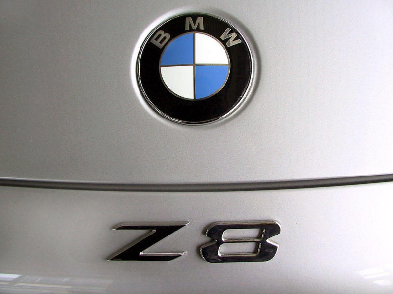 Reusachtig plak maatschappij Car Logo: BMW Z8 Logo