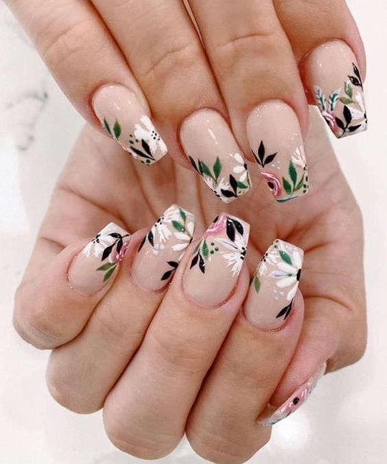 41 Elegant Flower Nail Art Designs for 2023