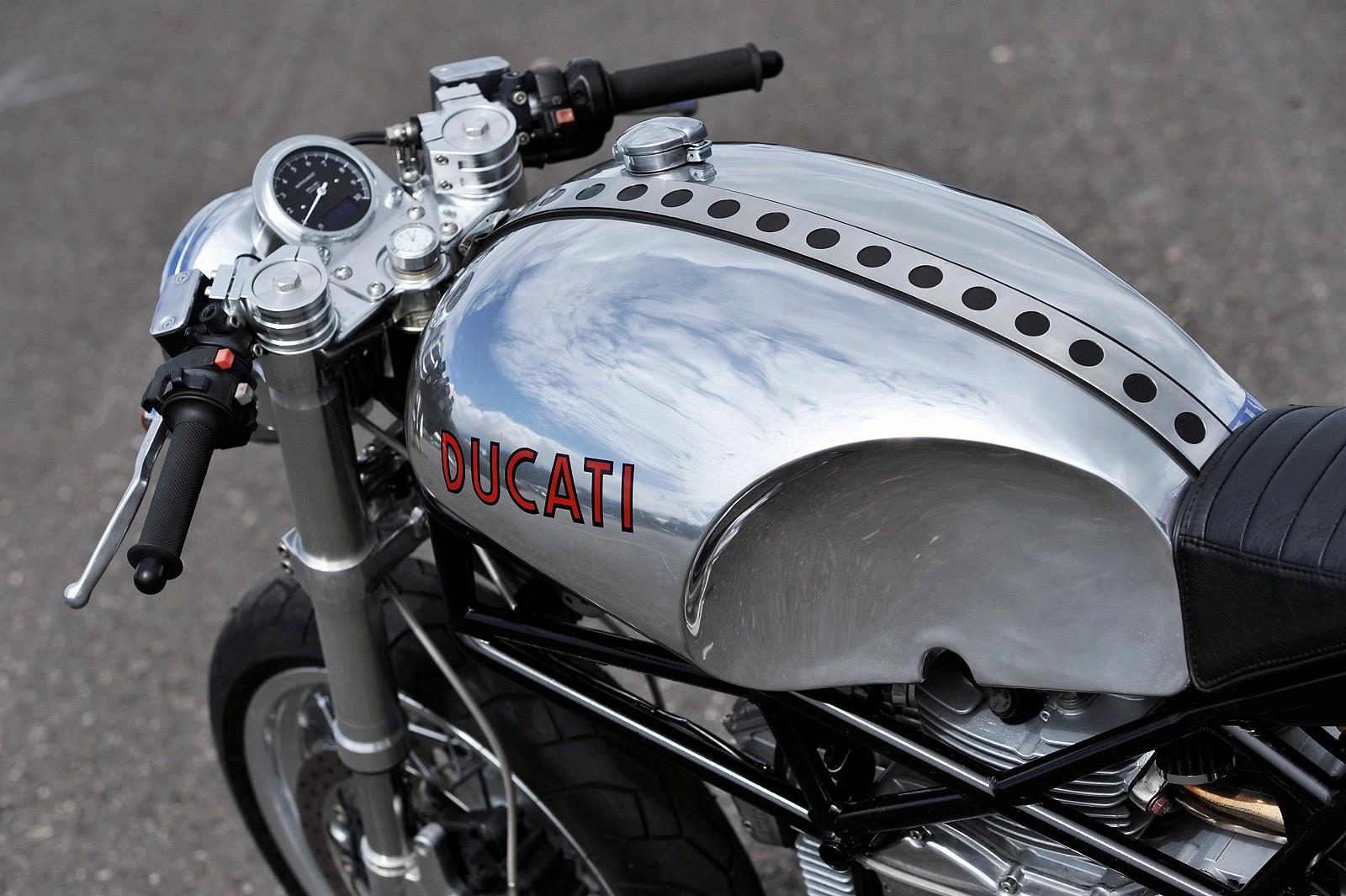 Il Ducatista Desmo Magazine Ducati Monster year 2000 Il Ducatista Desmo Magazine Ducati Monster year 2000