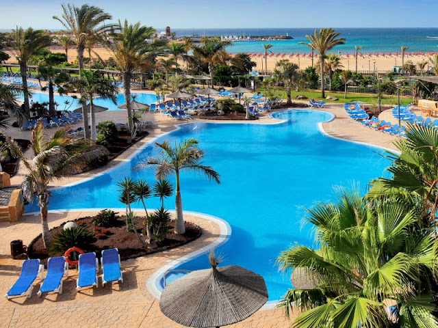 Piscinas del Hotel Barcelo en Fuerteventura