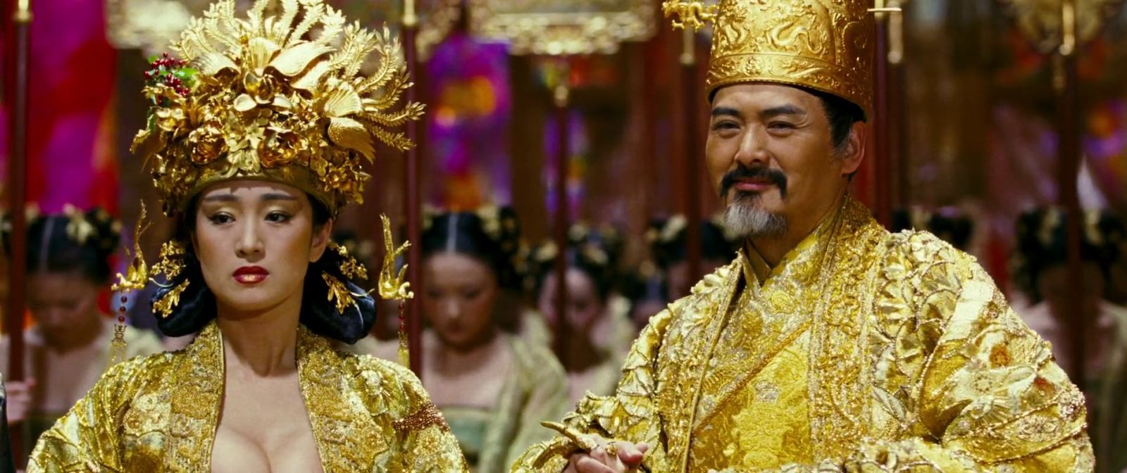 Тайна золотого цветка люй. Проклятие золотого цветка гун ли. Чоу юн фат проклятие золотого цветка. Тайна золотого цветка люй. Чоу юнь-фат проклятие золотого цветка.