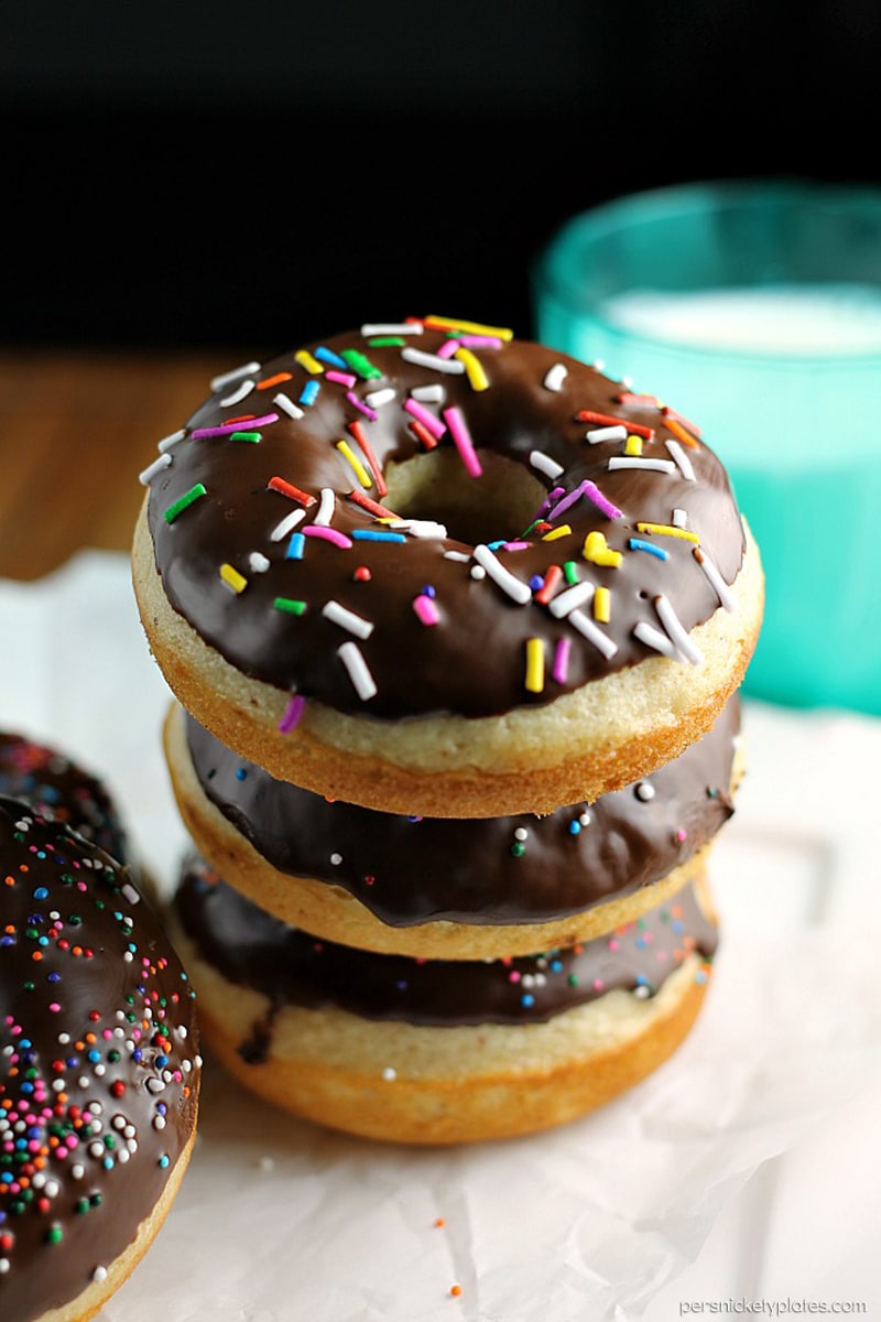 CHOCOLáTE GLáZED BáKED CáKE DONUTS Healthy Food Recipes