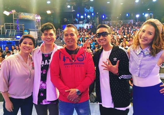 Direk Bobet Vidanes resigns from 'It's Showtime', to transfer to 'Lunch Out  Loud' - The Summit Express
