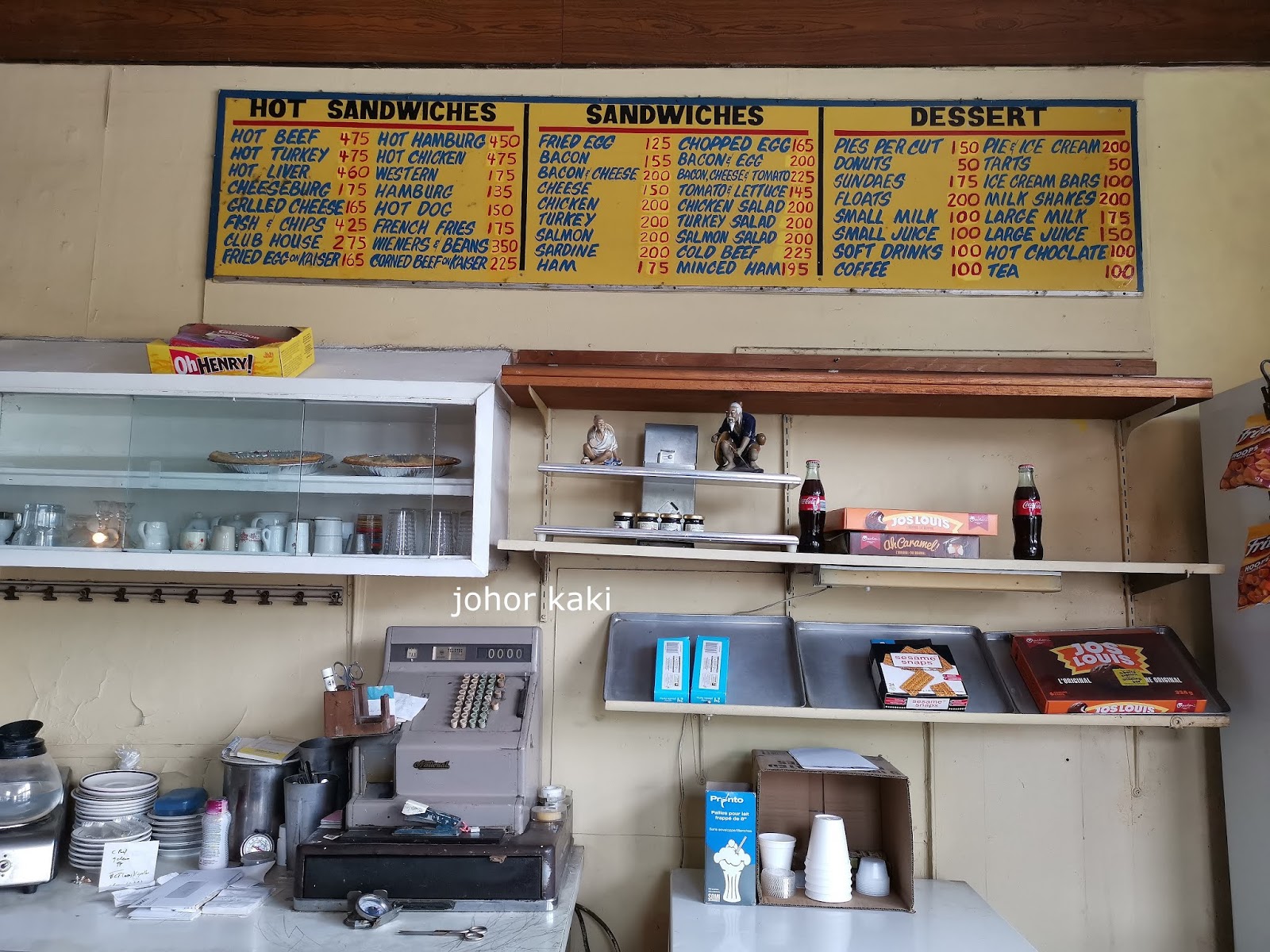 The Cheapest Restaurant in Toronto 💵 Gale's Snack Bar Tony Johor Kaki