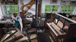 Penjualan Piano Tradisional Inggris Meningkat di Masa Pandemi