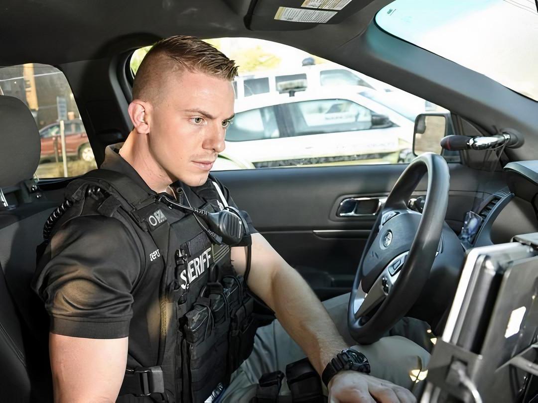 most-attractive-policemen-driving-car-male-uniformed-sheriff