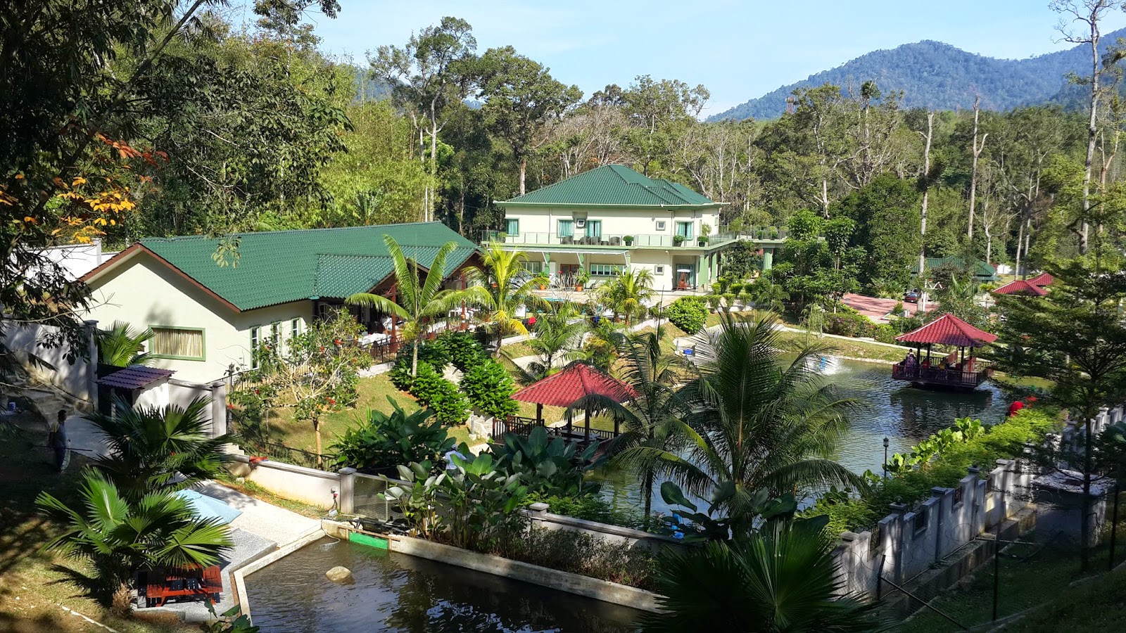 Hulu Langat Hot Spring / It is by highway b52, near highway b52.the