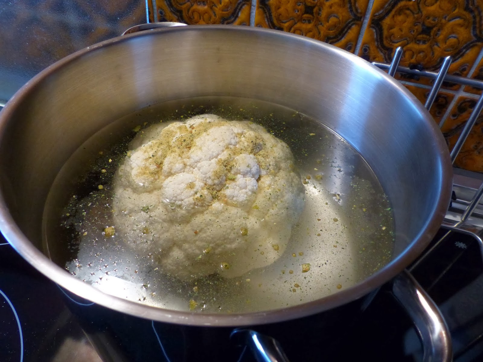 Meine Welt: Ganzer Blumenkohl mit Hackfleischring