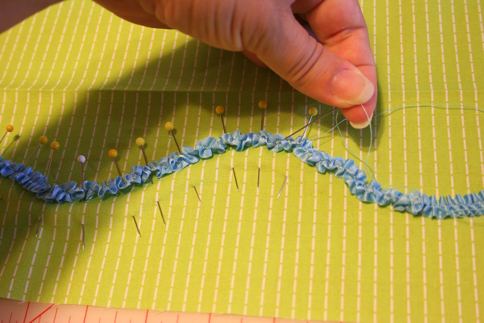 iveyc95 How to sew on crinkle ribbon