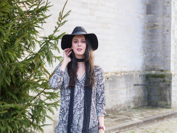 Outfit: seventies boho in overknee boots and floppy hat