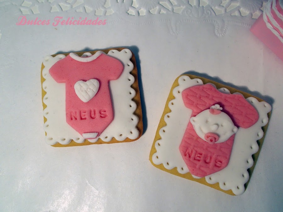 Galletas para bebé con decoración en relieve