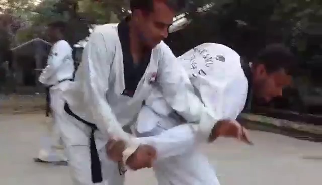 Taekwondo,   For  Blue 1st ( 4 gup )  Self Defence Techniques  Hand to Shirt Collar