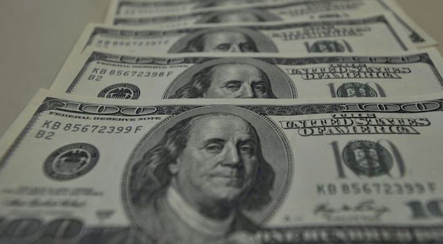 Economia: Dólar chega a R$ 4,21 e fecha no maior valor em dois meses