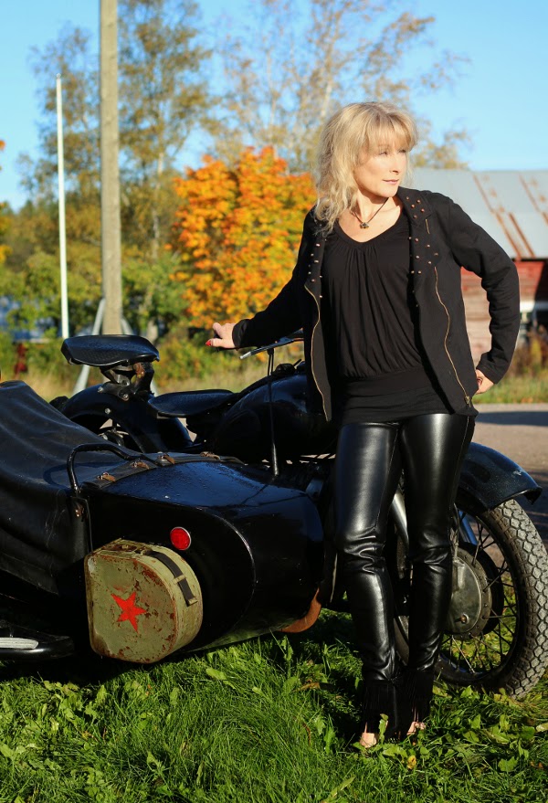 leather trousers studs Klingel Seppälä russian motorbike 9 side bar 